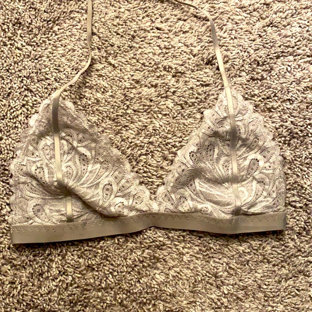 Grey bra let
